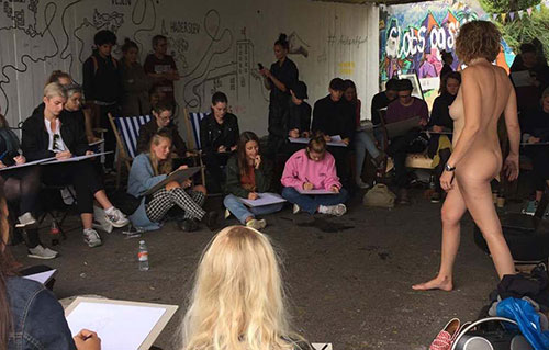 Fredagsbar med Street Croquis i Graffiti tunnelen